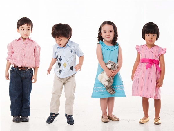 Bán quần áo trẻ em xuất khẩu online cơ hội nhưng nhiều thách thức