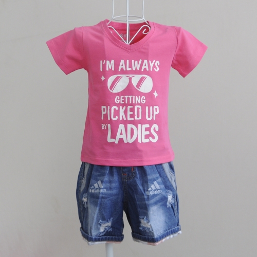 KST703 - KidSet Áo thun cổ tim màu xám in chữ I'm Alway Getting PickUp by Lady và quần jean short lưng thun