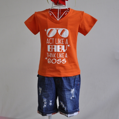 KST512 - Kidset áo thun cổ tim màu xanh lá in chữ Act like a baby think like a boss và quần jean short lưng bo