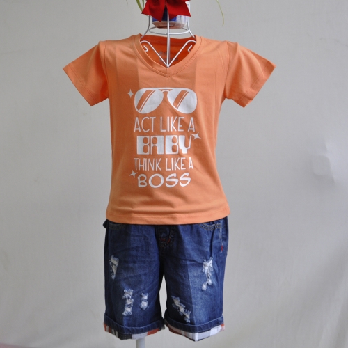 KST512 - Kidset áo thun cổ tim màu xanh lá in chữ Act like a baby think like a boss và quần jean short lưng bo