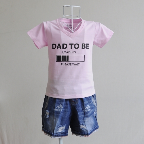 KST806 - Kidset áo thun cổ tim màu cà rốt nhạt in chữ Dad to be load và quần jean short lưng thun