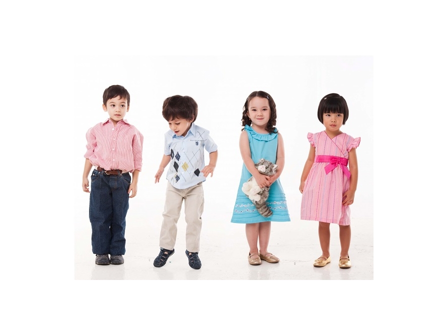 Bán quần áo trẻ em xuất khẩu online: Với nhiều năm kinh nghiệm trong lĩnh vực kinh doanh quần áo trẻ em xuất khẩu, chúng tôi cung cấp cho bạn những sản phẩm chất lượng và đa dạng với giá cả hợp lí. Khám phá ngay bộ sưu tập của chúng tôi và đặt hàng ngay từ hôm nay.